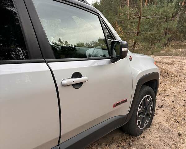 Сірий Джип Ренегат, об'ємом двигуна 2.36 л та пробігом 199 тис. км за 11900 $, фото 6 на Automoto.ua