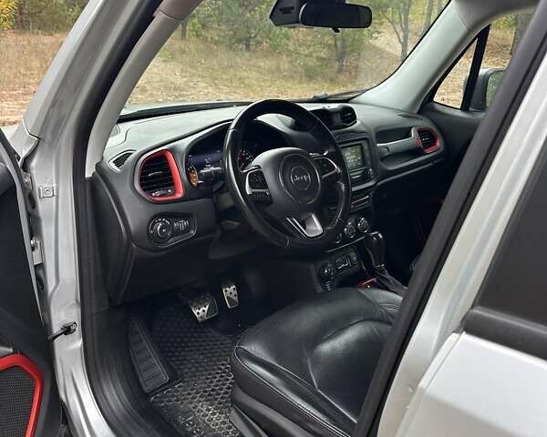 Сірий Джип Ренегат, об'ємом двигуна 2.36 л та пробігом 199 тис. км за 11900 $, фото 16 на Automoto.ua