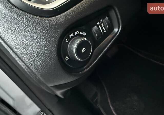 Серый Джип Ренегат, объемом двигателя 2.36 л и пробегом 153 тыс. км за 12499 $, фото 20 на Automoto.ua