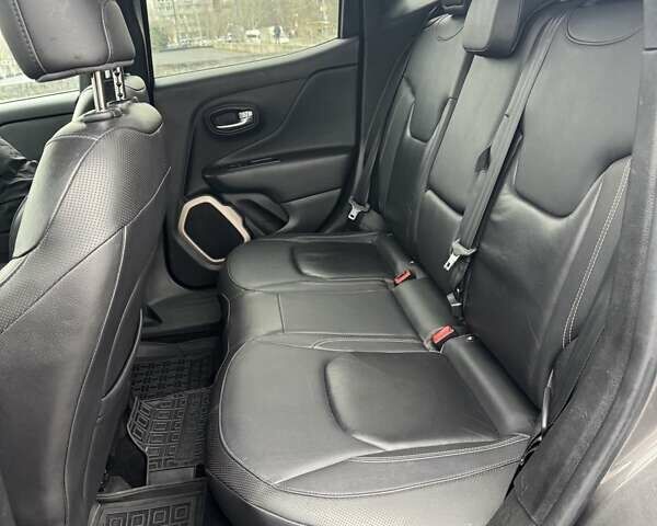 Серый Джип Ренегат, объемом двигателя 2.36 л и пробегом 179 тыс. км за 12700 $, фото 9 на Automoto.ua