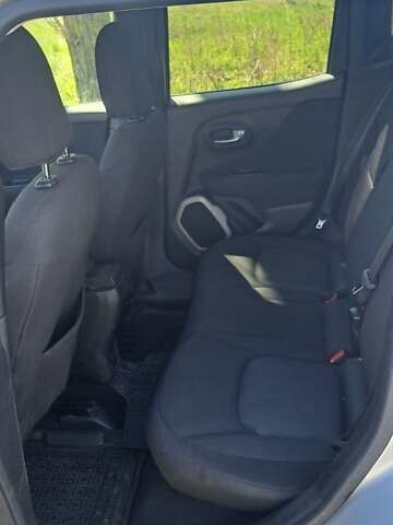 Серый Джип Ренегат, объемом двигателя 1.37 л и пробегом 105 тыс. км за 10000 $, фото 1 на Automoto.ua