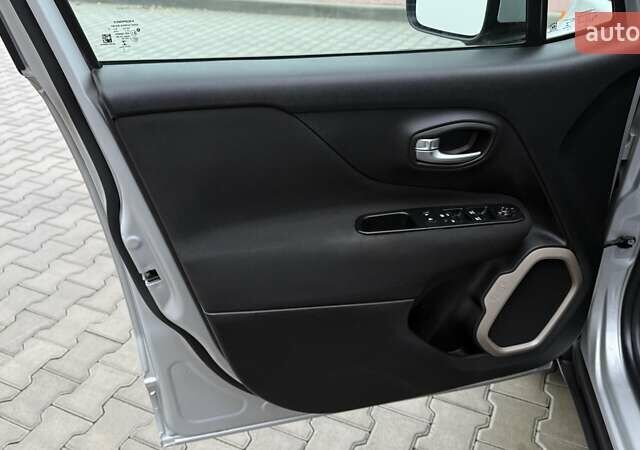 Серый Джип Ренегат, объемом двигателя 2.36 л и пробегом 153 тыс. км за 12499 $, фото 17 на Automoto.ua