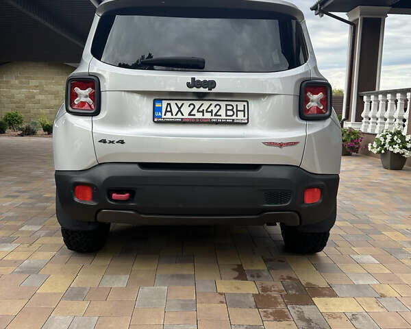 Сірий Джип Ренегат, об'ємом двигуна 2.36 л та пробігом 91 тис. км за 14000 $, фото 2 на Automoto.ua