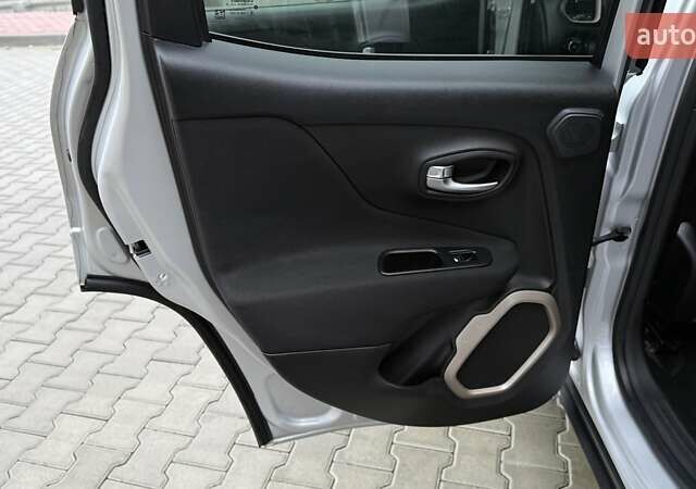 Серый Джип Ренегат, объемом двигателя 2.36 л и пробегом 153 тыс. км за 12499 $, фото 26 на Automoto.ua