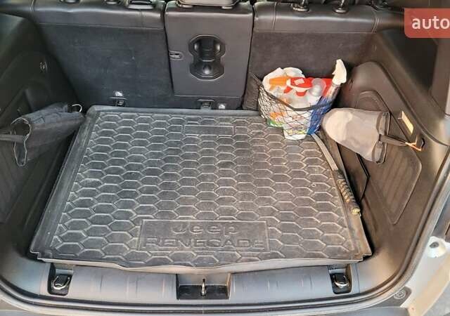 Сірий Джип Ренегат, об'ємом двигуна 2.36 л та пробігом 93 тис. км за 14000 $, фото 26 на Automoto.ua