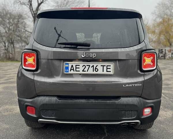 Серый Джип Ренегат, объемом двигателя 2.36 л и пробегом 179 тыс. км за 12700 $, фото 3 на Automoto.ua