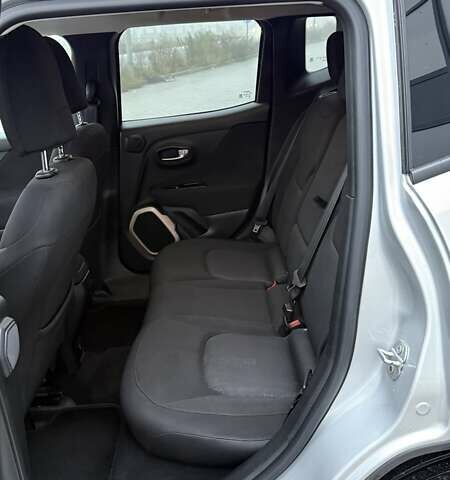 Серый Джип Ренегат, объемом двигателя 2.36 л и пробегом 153 тыс. км за 12499 $, фото 27 на Automoto.ua