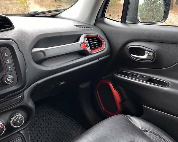 Сірий Джип Ренегат, об'ємом двигуна 2.36 л та пробігом 199 тис. км за 11900 $, фото 22 на Automoto.ua