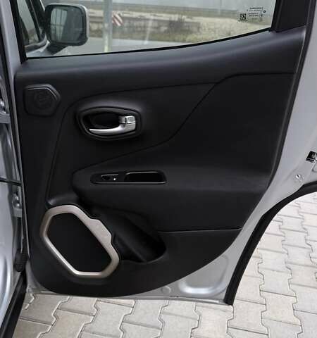 Серый Джип Ренегат, объемом двигателя 2.36 л и пробегом 153 тыс. км за 12499 $, фото 32 на Automoto.ua