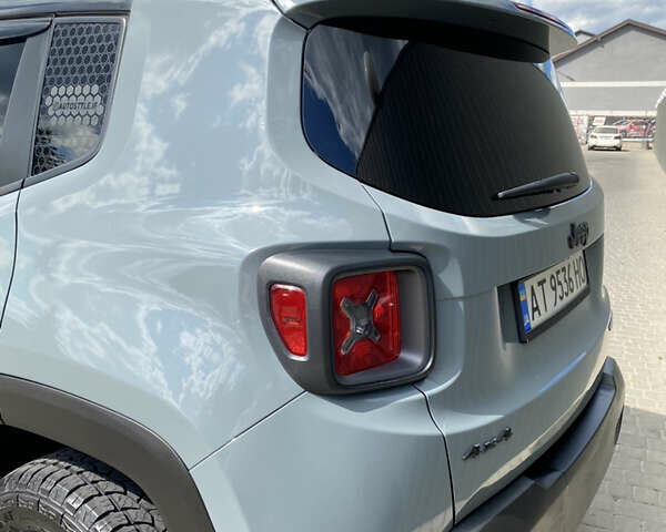 Серый Джип Ренегат, объемом двигателя 2.36 л и пробегом 201 тыс. км за 13800 $, фото 7 на Automoto.ua