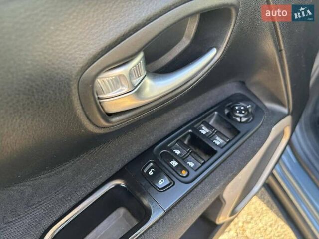 Джип Ренегат 2016 в Кривом Роге на Automoto.ua Серый Джип Ренегат, объемом двигателя 2.36 л и пробегом 146 тыс. км за 12850 $, фото 17 на Automoto.ua