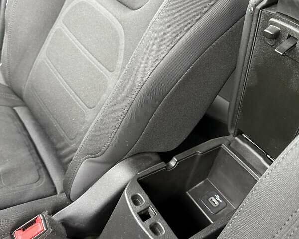 Сірий Джип Ренегат, об'ємом двигуна 2.36 л та пробігом 156 тис. км за 13200 $, фото 14 на Automoto.ua