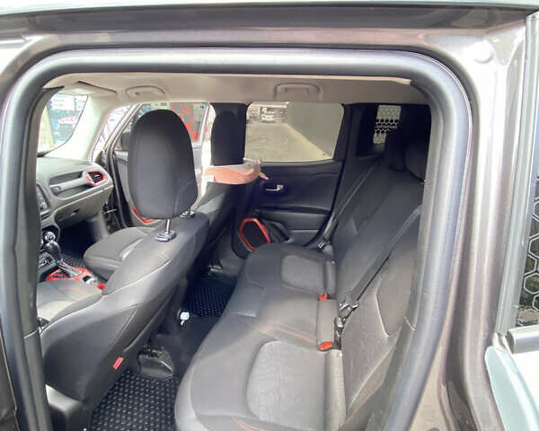 Серый Джип Ренегат, объемом двигателя 2.36 л и пробегом 201 тыс. км за 13800 $, фото 13 на Automoto.ua