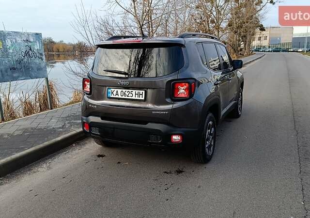 Серый Джип Ренегат, объемом двигателя 2.36 л и пробегом 97 тыс. км за 12000 $, фото 3 на Automoto.ua