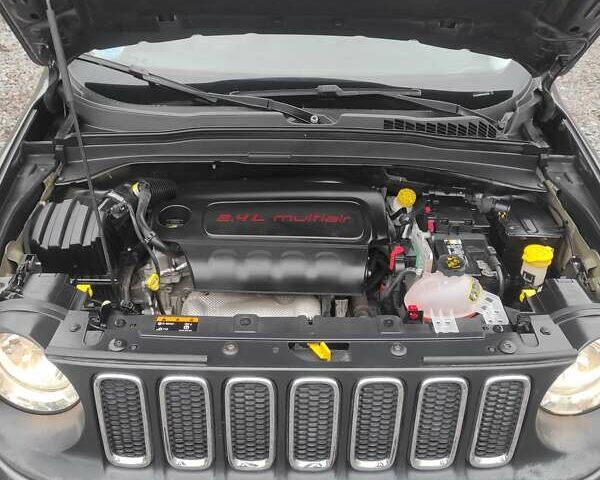 Серый Джип Ренегат, объемом двигателя 2.36 л и пробегом 67 тыс. км за 12600 $, фото 13 на Automoto.ua