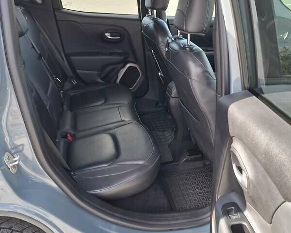 Джип Ренегат 2016 в Новоднестровск на Automoto.ua Серый Джип Ренегат, объемом двигателя 2.36 л и пробегом 82 тыс. км за 17500 $, фото 16 на Automoto.ua