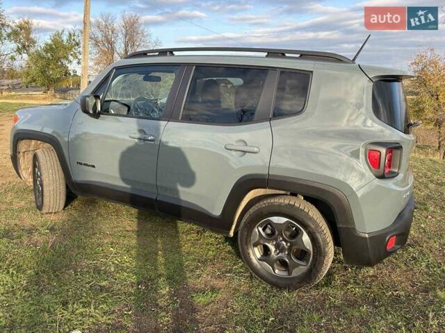 Джип Ренегат 2016 в Кривом Роге на Automoto.ua Серый Джип Ренегат, объемом двигателя 2.36 л и пробегом 146 тыс. км за 12850 $, фото 3 на Automoto.ua