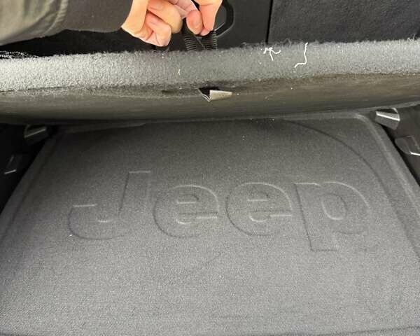 Сірий Джип Ренегат, об'ємом двигуна 2.36 л та пробігом 156 тис. км за 13200 $, фото 26 на Automoto.ua