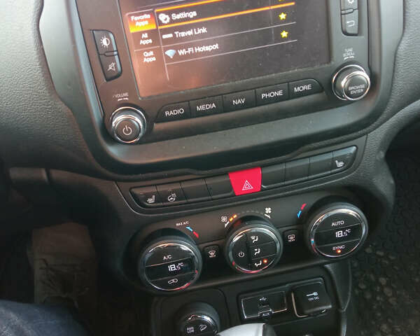 Сірий Джип Ренегат, об'ємом двигуна 2.36 л та пробігом 115 тис. км за 14700 $, фото 7 на Automoto.ua