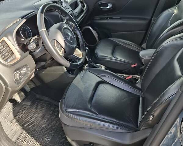 Джип Ренегат 2016 в Новоднестровск на Automoto.ua Серый Джип Ренегат, объемом двигателя 2.36 л и пробегом 82 тыс. км за 17500 $, фото 12 на Automoto.ua