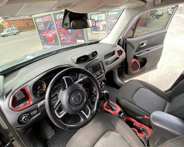 Серый Джип Ренегат, объемом двигателя 2.36 л и пробегом 201 тыс. км за 13800 $, фото 10 на Automoto.ua