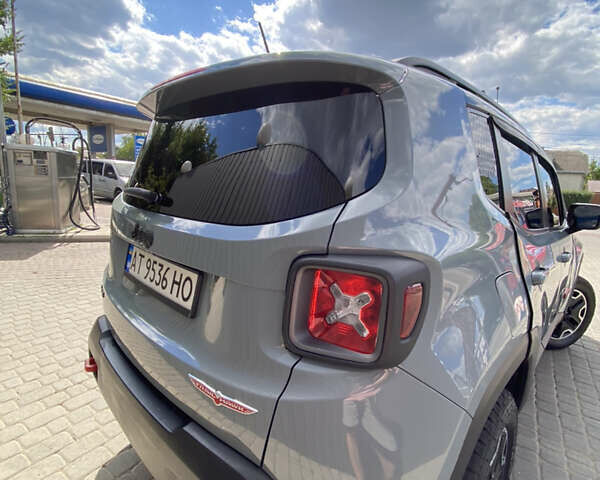 Серый Джип Ренегат, объемом двигателя 2.36 л и пробегом 201 тыс. км за 13800 $, фото 6 на Automoto.ua