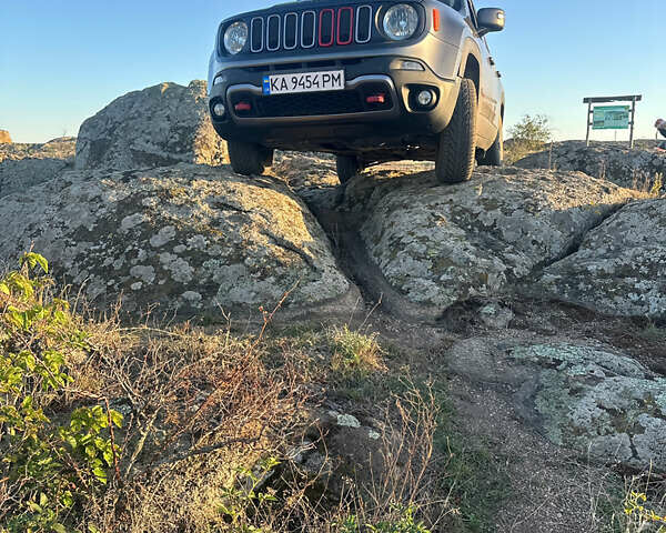 Сірий Джип Ренегат, об'ємом двигуна 2.36 л та пробігом 115 тис. км за 14700 $, фото 1 на Automoto.ua