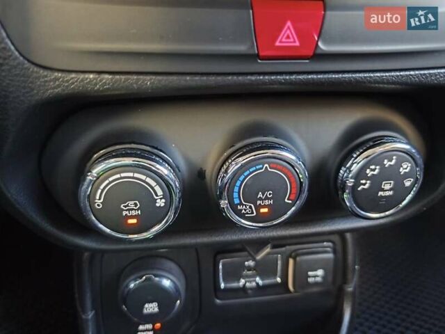 Серый Джип Ренегат, объемом двигателя 2.4 л и пробегом 168 тыс. км за 10900 $, фото 22 на Automoto.ua