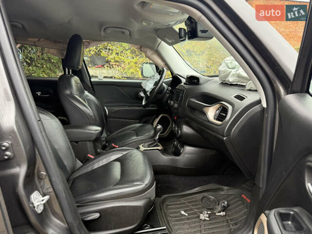 Сірий Джип Ренегат, об'ємом двигуна 0 л та пробігом 66 тис. км за 8600 $, фото 3 на Automoto.ua