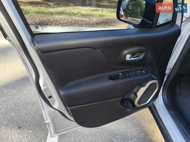 Серый Джип Ренегат, объемом двигателя 2.4 л и пробегом 168 тыс. км за 10900 $, фото 13 на Automoto.ua