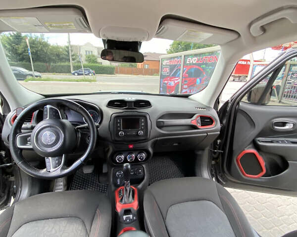 Серый Джип Ренегат, объемом двигателя 2.36 л и пробегом 201 тыс. км за 13800 $, фото 16 на Automoto.ua