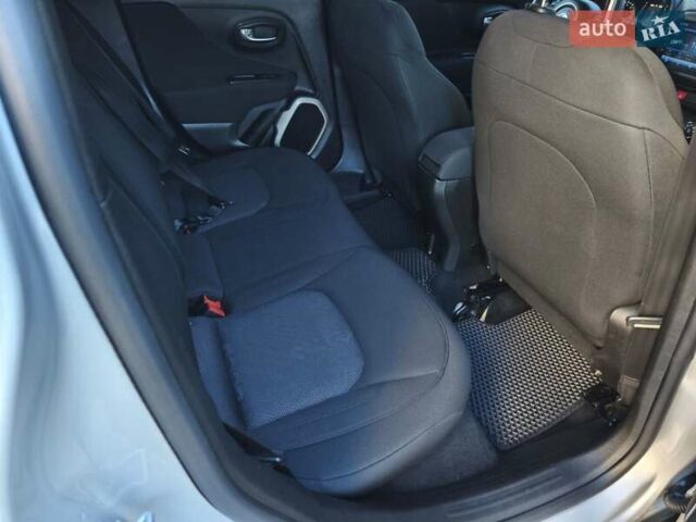 Серый Джип Ренегат, объемом двигателя 2.4 л и пробегом 168 тыс. км за 10900 $, фото 16 на Automoto.ua