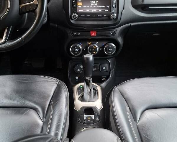 Джип Ренегат 2016 в Новоднестровск на Automoto.ua Серый Джип Ренегат, объемом двигателя 2.36 л и пробегом 82 тыс. км за 17500 $, фото 18 на Automoto.ua
