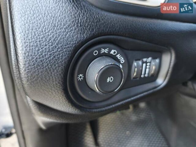 Серый Джип Ренегат, объемом двигателя 2.4 л и пробегом 168 тыс. км за 10900 $, фото 19 на Automoto.ua