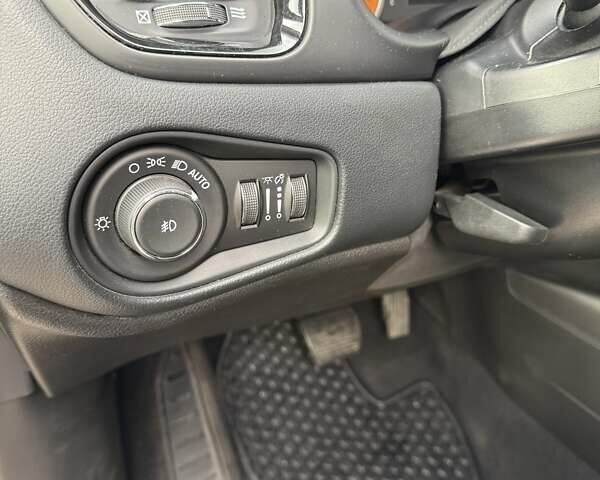 Сірий Джип Ренегат, об'ємом двигуна 2.36 л та пробігом 156 тис. км за 13200 $, фото 16 на Automoto.ua