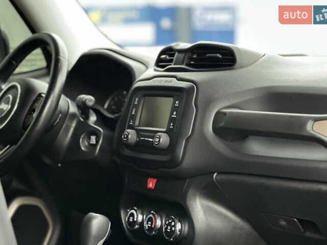 Серый Джип Ренегат, объемом двигателя 2.4 л и пробегом 194 тыс. км за 12999 $, фото 9 на Automoto.ua