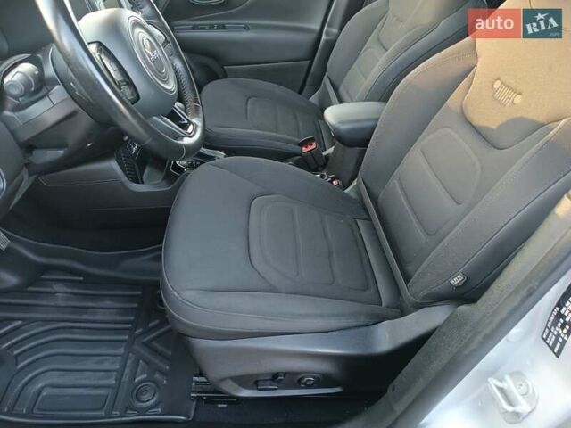 Джип Ренегат 2017 в Полтаве на Automoto.ua Серый Джип Ренегат, объемом двигателя 2.4 л и пробегом 109 тыс. км за 14650 $, фото 25 на Automoto.ua