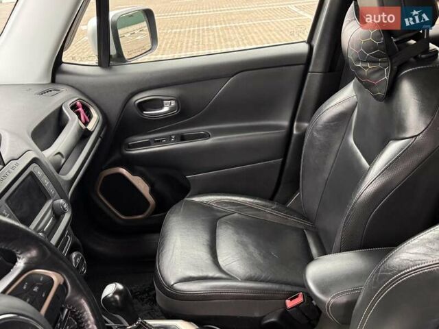 Серый Джип Ренегат, объемом двигателя 2.36 л и пробегом 233 тыс. км за 12900 $, фото 32 на Automoto.ua