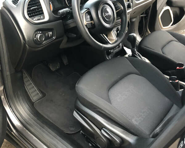 Сірий Джип Ренегат, об'ємом двигуна 2.4 л та пробігом 69 тис. км за 14600 $, фото 17 на Automoto.ua