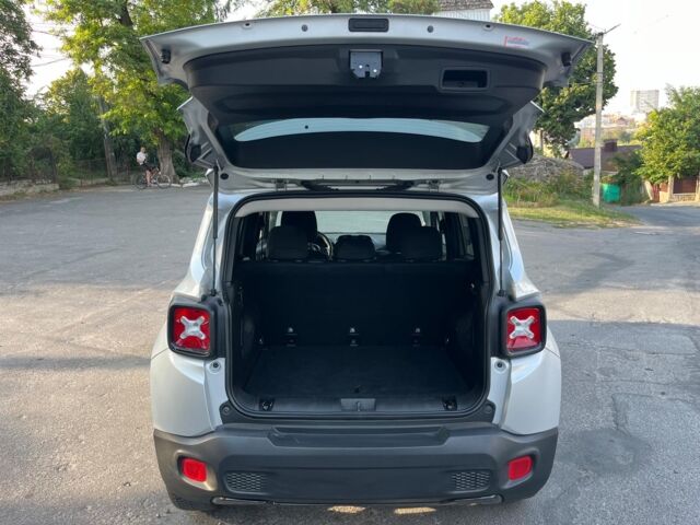 Серый Джип Ренегат, объемом двигателя 2.4 л и пробегом 106 тыс. км за 13490 $, фото 16 на Automoto.ua