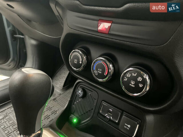 Серый Джип Ренегат, объемом двигателя 2.4 л и пробегом 133 тыс. км за 12900 $, фото 14 на Automoto.ua