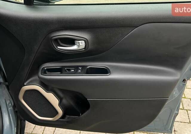 Джип Ренегат 2017 в Львове на Automoto.ua Серый Джип Ренегат, объемом двигателя 1.96 л и пробегом 80 тыс. км за 16900 $, фото 47 на Automoto.ua