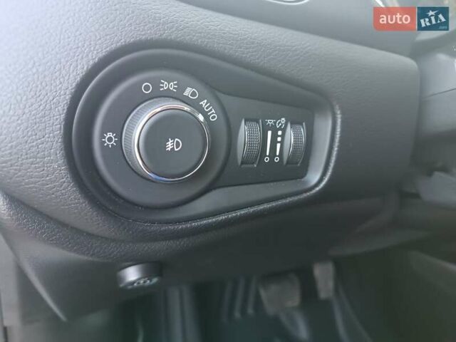 Джип Ренегат 2017 в Полтаве на Automoto.ua Серый Джип Ренегат, объемом двигателя 2.4 л и пробегом 109 тыс. км за 14650 $, фото 35 на Automoto.ua