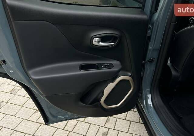 Джип Ренегат 2017 в Львове на Automoto.ua Серый Джип Ренегат, объемом двигателя 1.96 л и пробегом 80 тыс. км за 16900 $, фото 34 на Automoto.ua