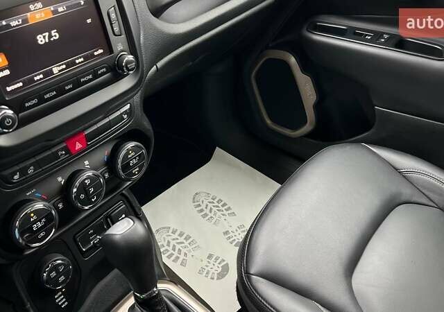 Джип Ренегат 2017 в Львове на Automoto.ua Серый Джип Ренегат, объемом двигателя 1.96 л и пробегом 80 тыс. км за 16900 $, фото 26 на Automoto.ua
