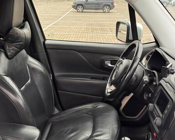 Серый Джип Ренегат, объемом двигателя 2.36 л и пробегом 233 тыс. км за 12900 $, фото 59 на Automoto.ua