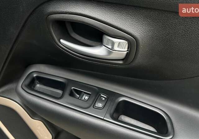 Джип Ренегат 2017 в Львове на Automoto.ua Серый Джип Ренегат, объемом двигателя 1.96 л и пробегом 80 тыс. км за 16900 $, фото 48 на Automoto.ua