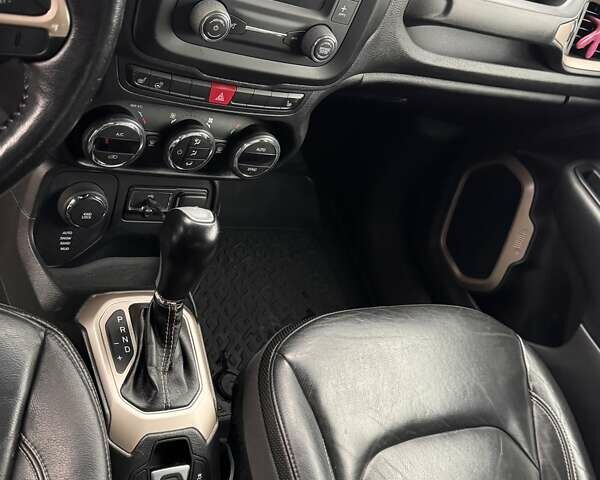 Серый Джип Ренегат, объемом двигателя 2.36 л и пробегом 233 тыс. км за 12900 $, фото 26 на Automoto.ua