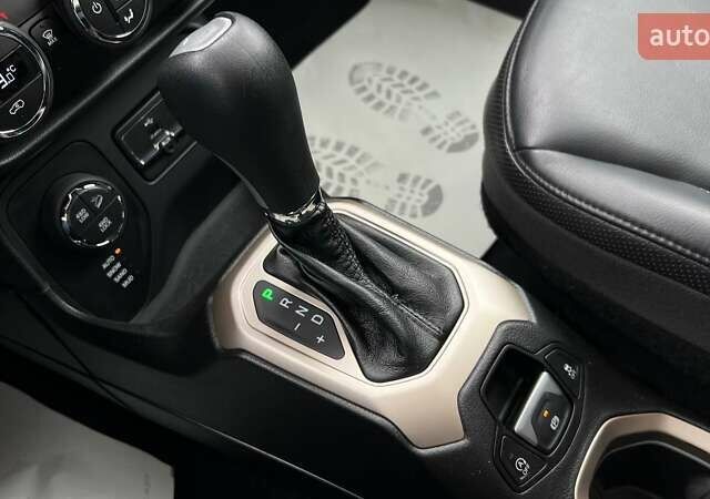 Джип Ренегат 2017 в Львове на Automoto.ua Серый Джип Ренегат, объемом двигателя 1.96 л и пробегом 80 тыс. км за 16900 $, фото 21 на Automoto.ua