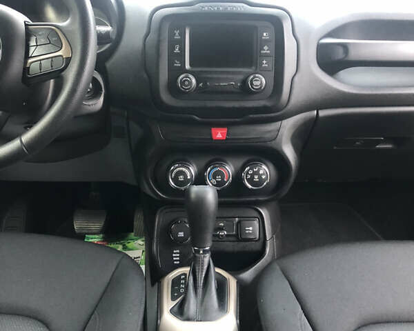 Сірий Джип Ренегат, об'ємом двигуна 2.4 л та пробігом 69 тис. км за 14600 $, фото 14 на Automoto.ua